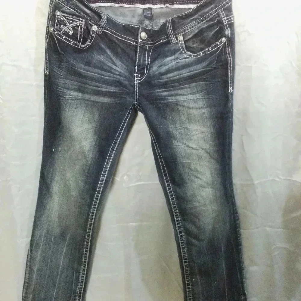 Jeans - Picture 2 of 11